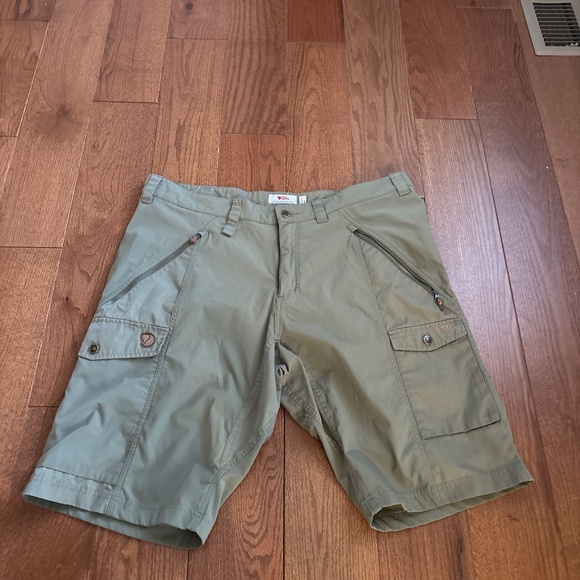 Men’s Fjallraven Green Abisko Shorts Size 38/39” - Picture 1 of 4